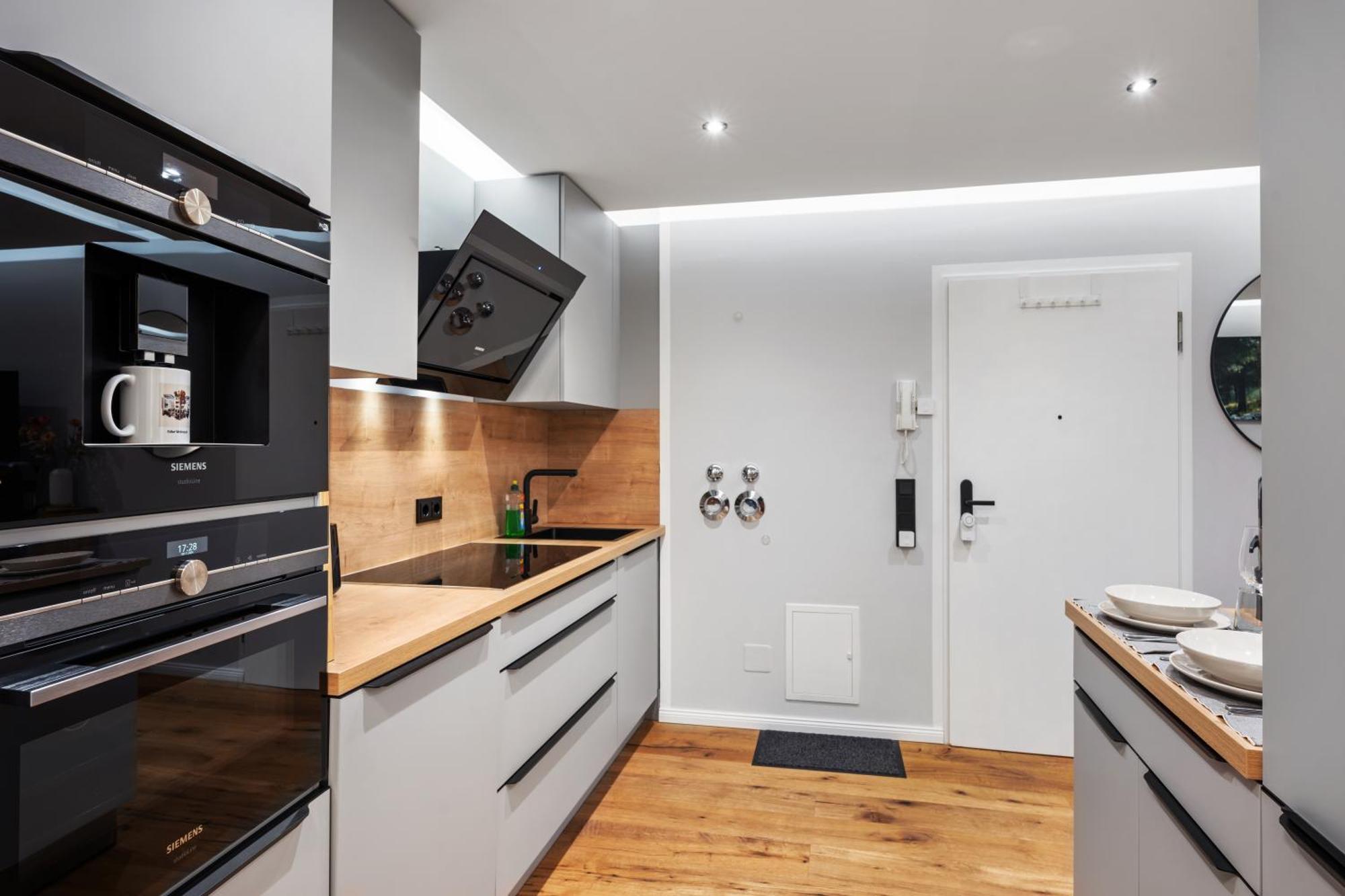 Edler Wohnraum Noble Stadtoase Mit Boxspringbett, Kaffeevollautomat, Lift & Parkplatz Chemnitz Esterno foto